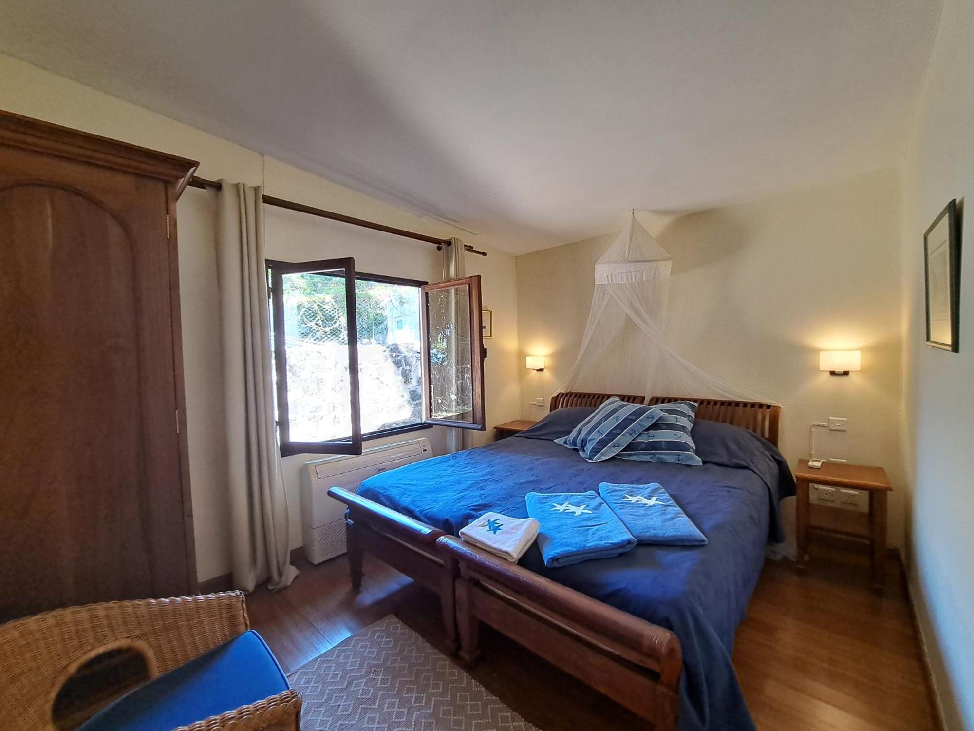 Clair De Lune - Private 2 Bedrooms Beachfront Villa 托舵道斯 外观 照片